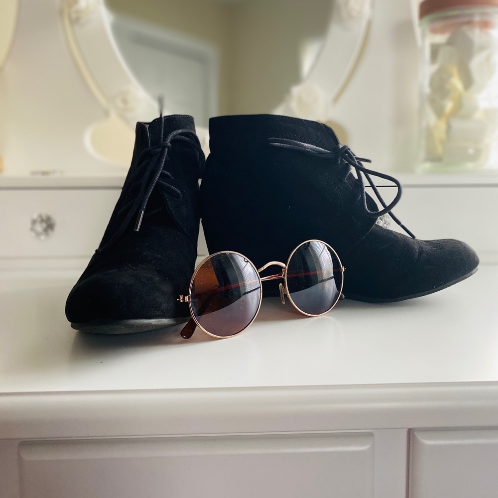 Black booties, size 6.5 - Picture 1 of 7